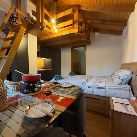 Les Combles Des Combes Penzion 3*