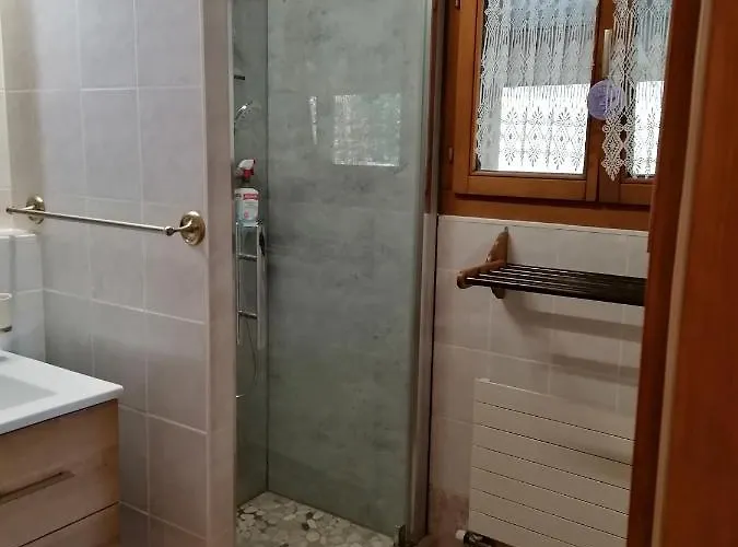 Les Combles Des Combes Guest house